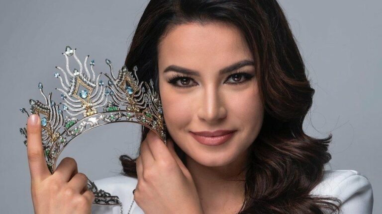 Estilista diz que Miss Brasil foi desconvidada por querer dar golpe; Julia nega