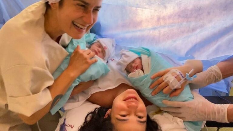 Nanda Costa celebra um mês das filhas com texto emocionado: ‘Nasci mãe no susto’