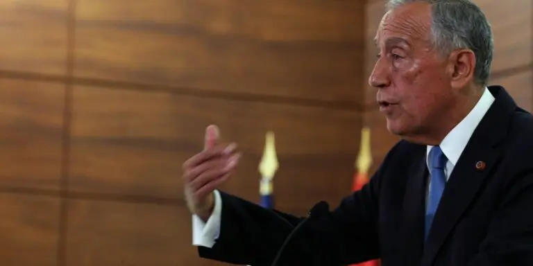 Presidente de Portugal dissolve Parlamento e antecipa eleições