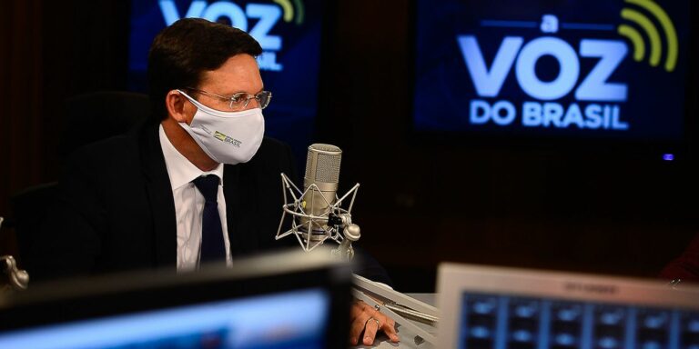 Ministro da Cidadania tira dúvidas sobre Auxílio Brasil