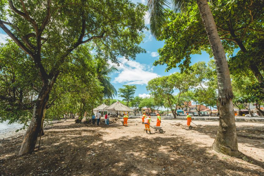 Espaço vai receber grama, canteiros de acesso à lagoa e quadra de beach tênis. Foto: Gabriel Moreira/Secom Maceió