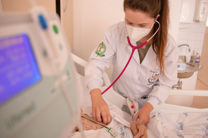 Janeiro vira mês de imersão na rotina hospitalar dos acadêmicos de Medicina da UEPG