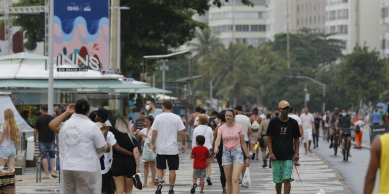 Covid-19: taxa de óbitos é 27 vezes maior entre idosos sem imunização