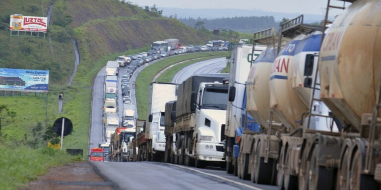 Ministro da Justiça anuncia normalização da circulação nas rodovias