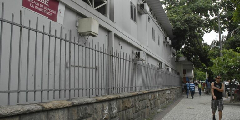 Mulher vítima de erro médico em cirurgia deixa hospital no Rio