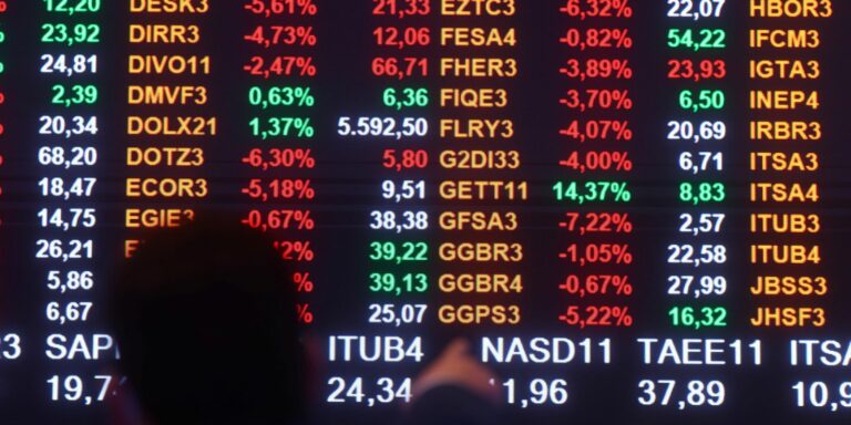 Dólar cai para R$ 5,18 com dados de desemprego nos EUA