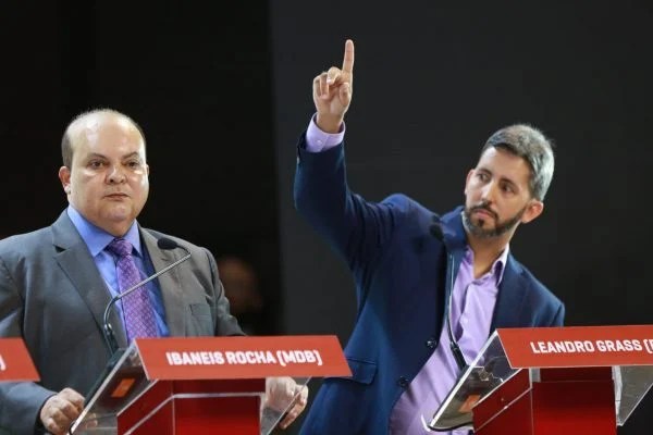 Ibaneis apresenta notícia-crime contra adversário Leandro Grass