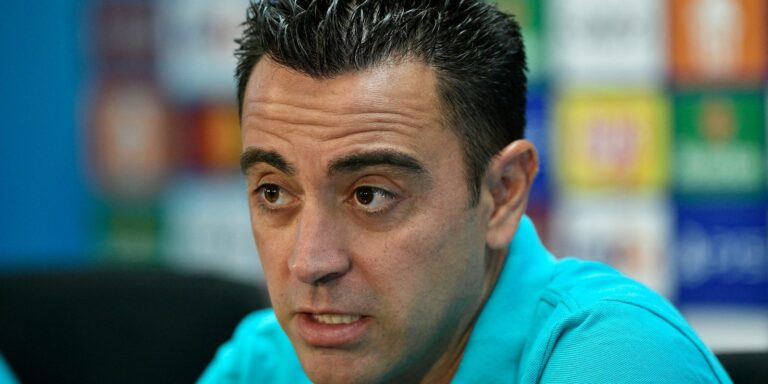 Barcelona vai "sonhar alto" na Liga dos Campeões, afirma Xavi