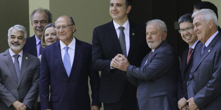 PEC da Transição custará entre R$ 170 bi e R$ 175 bi, diz senador