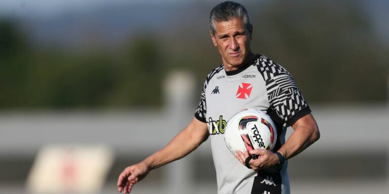 Vasco anuncia a saída do técnico Jorginho