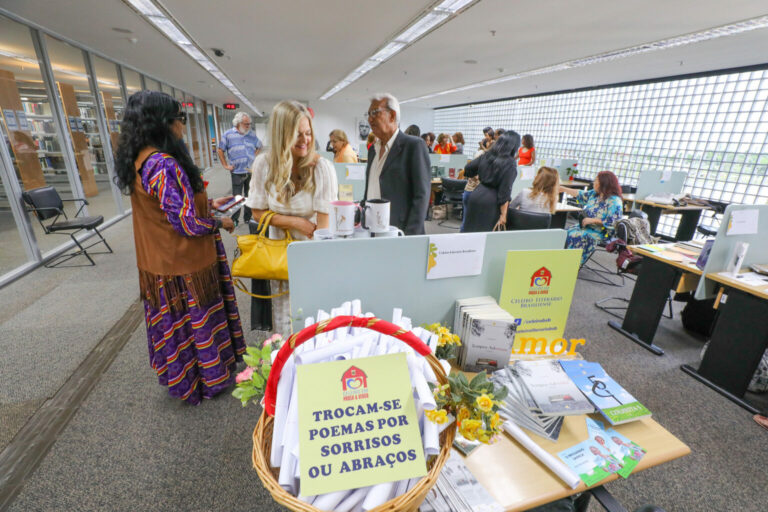 Encontro de escritoras reúne mais de 150 mulheres na Biblioteca Nacional