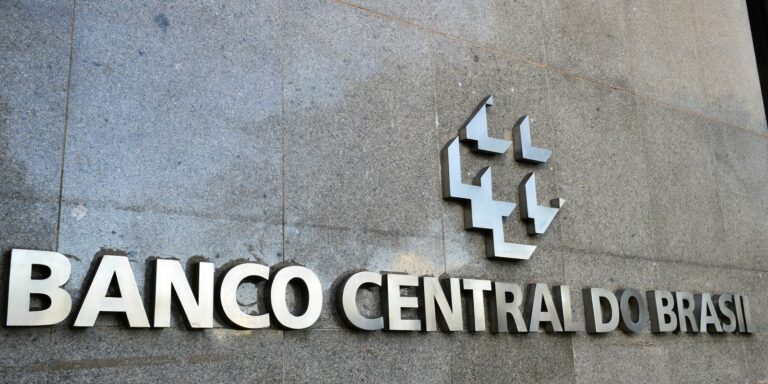 Crescimento econômico, café e energia reforçaram inflação, diz BC