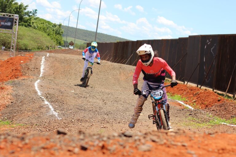 Inauguração de pista de Bicicross marca o primeiro aniversário de Arapoanga