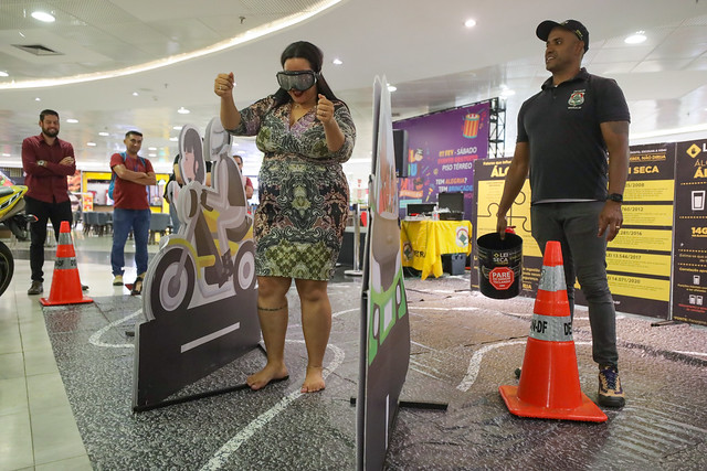 02/02/2024 - Ação educativa simula o perigo de misturar álcool e direção