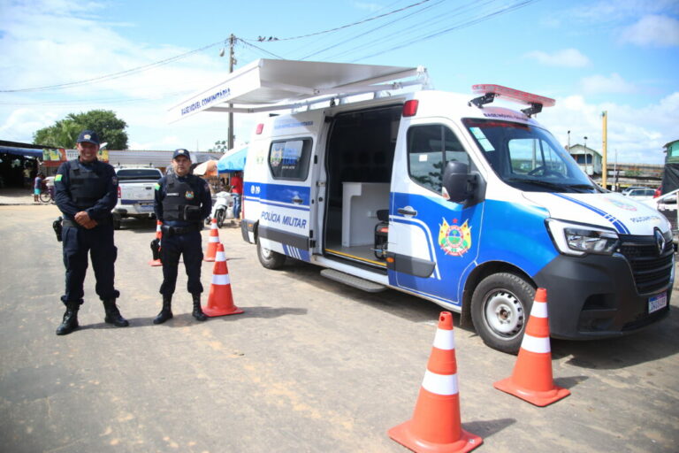 Unidade móvel é estratégia da Segurança para ampliar atendimento da Polícia Militar no Juruá