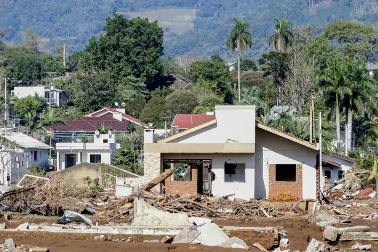 Roca Sales (RS), 22/06/2024 -  Casas destruídas após enchente que atingiu toda a região. Foto: Bruno Peres/Agência Brasil