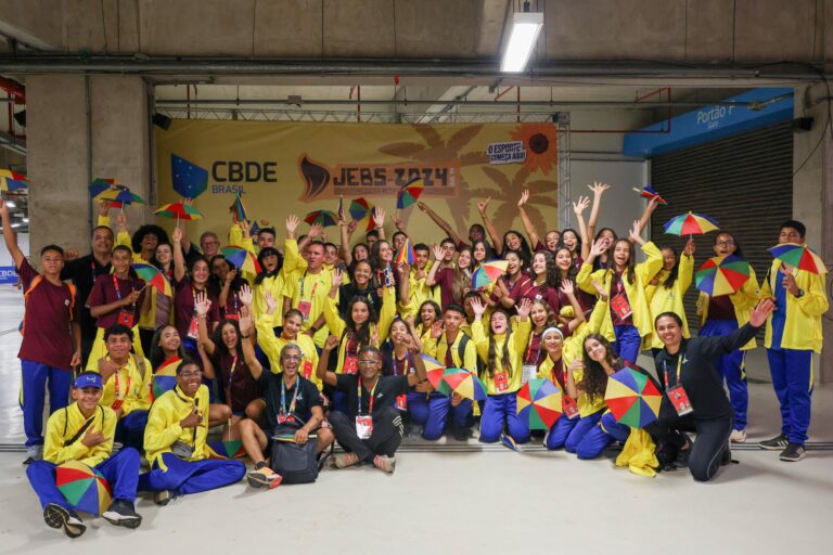 Alunos da rede pública do DF participam da abertura dos Jogos Escolares Brasileiros