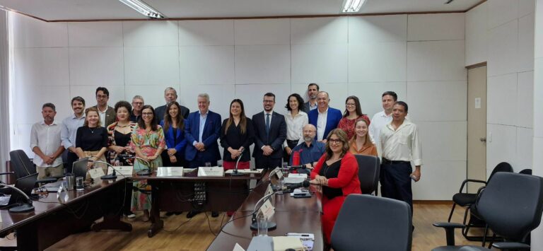 Governo do Ceará participa do encontro de implantação do Sistema Nacional de Economia de Impacto, em Brasília