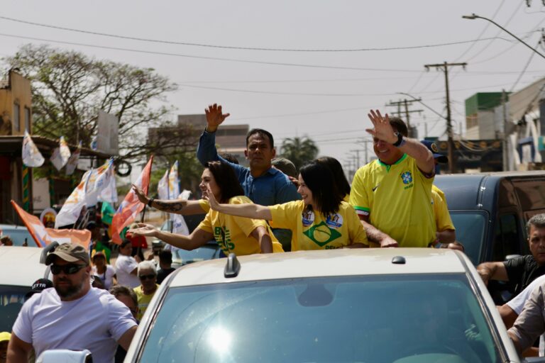 Yvelônia realiza a maior carreata política da história de Valparaíso com Bolsonaro, Michelle, Celina e Damares