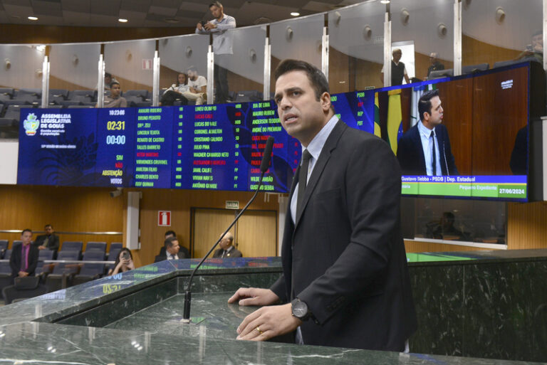 Gustavo Sebba pleiteia apoio psicológico e reintegração social a vítimas de queimaduras, por meio do SUS
