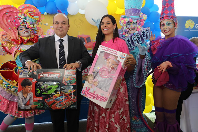 03/10/2024 - Solidariedade marca a doação de milhares de brinquedos no Dia D da campanha Vem Brincar Comigo