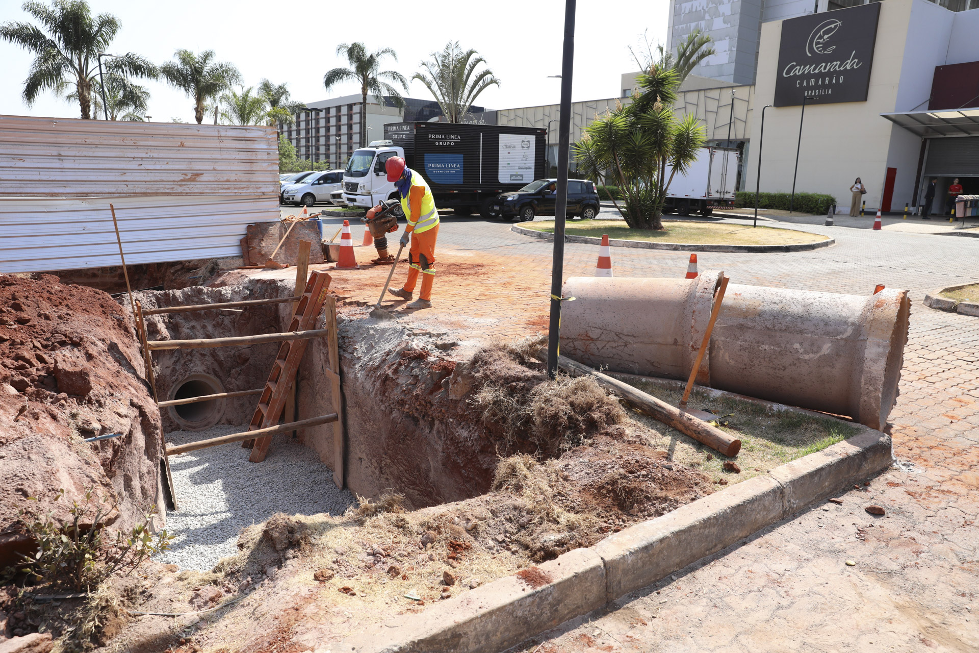 Drenar DF: Águas pluviais vão descer para galerias em 306 novas bocas de lobo