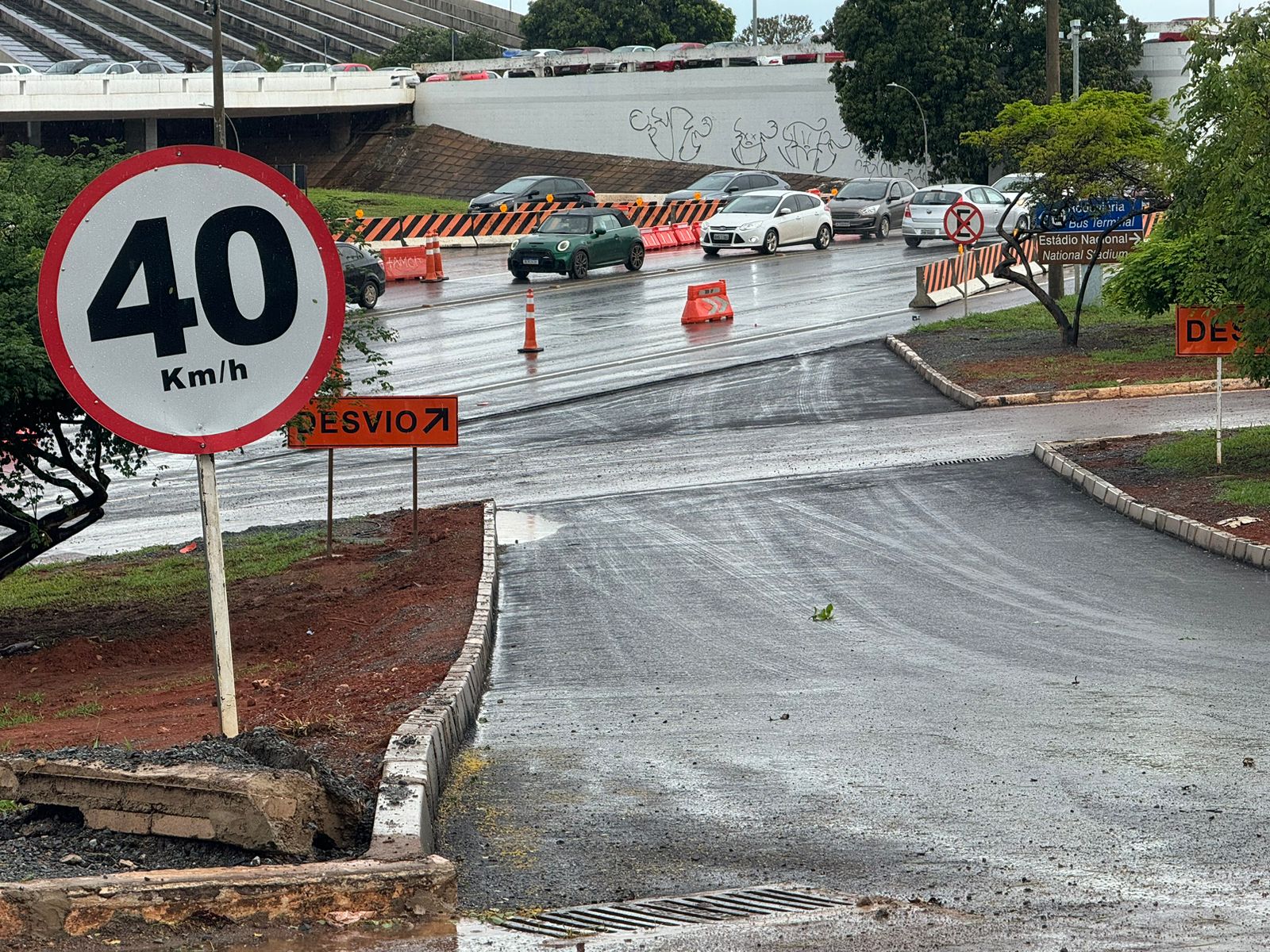 Eixão Norte ganha desvios para desafogar o trânsito na área central de Brasília