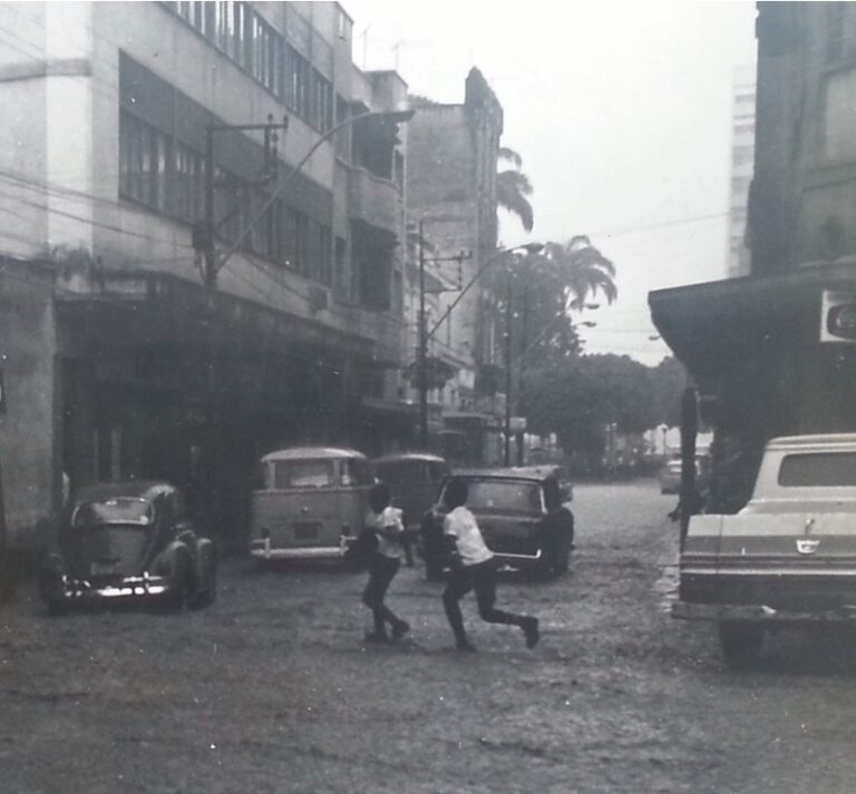 Escritora lança livro que é um passeio pelas ruas e histórias do Centro de Vitória