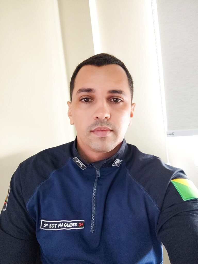 Por que é preciso olhar além da farda?