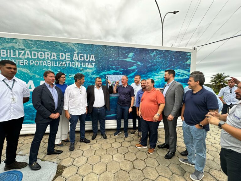 Governo do Estado entrega obras e serviços na área de saneamento e saúde, em Guarapari