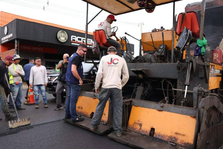 Governador Gladson Cameli visita obras na Avenida Antônio da Rocha Viana e destaca investimentos de R$ 4 milhões do governo