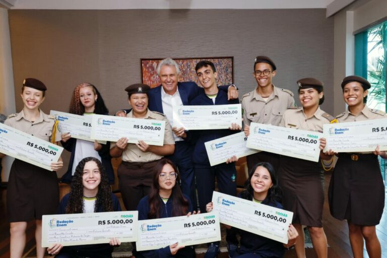 Prêmio Redação Enem contempla estudantes e professores da rede estadual de ensino