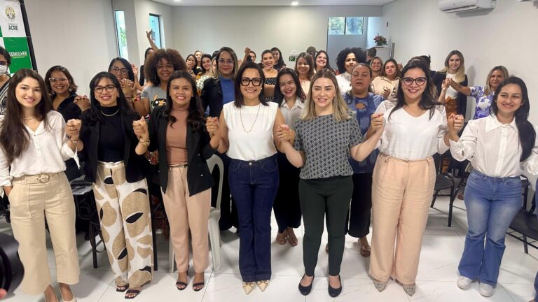 Com presença da vice-governadora, Semulher realiza reunião para alinhar ações em prol de meninas e mulheres no Acre