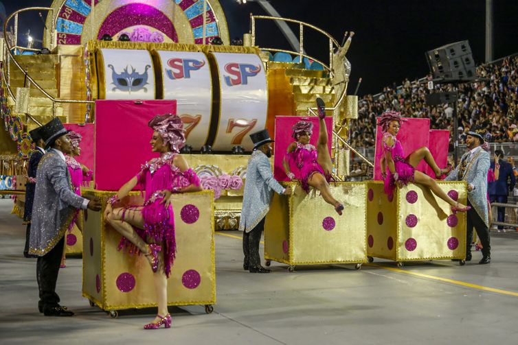 São Paulo (SP), 01/03/2025 - Carnaval 2025 - Sambódromo do Anhembi, desfile do Grupo Especial -Escola de Samba Rosas de Ouro. Foto Paulo Pinto/Agência Brasil