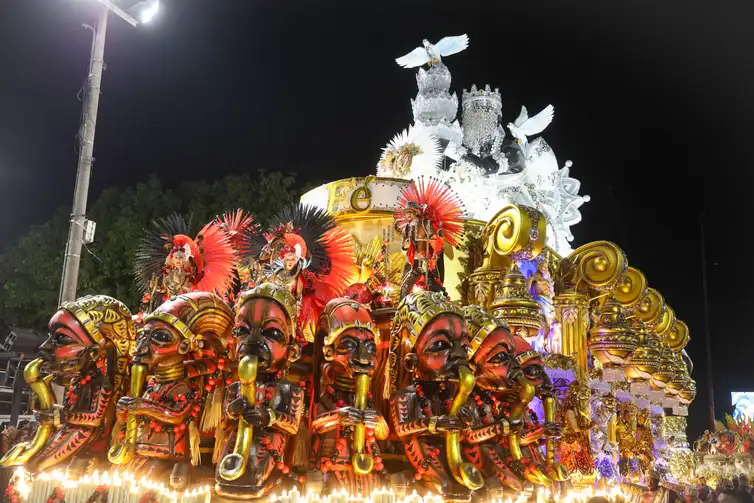 Rio de Janeiro (RJ), 03/03/2025 – Beija-Flor de Nilópolis desfila no segundo dia de carnaval do grupo Especial na Marquês de Sapucaí, na região central do Rio de Janeiro. Foto: Tomaz Silva/Agência Brasil