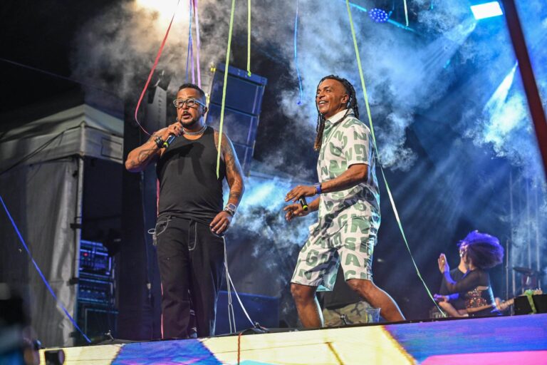 Primeira noite do Carnaval da Família em Rio Branco tem show animado do Tchakabum e grande participação popular