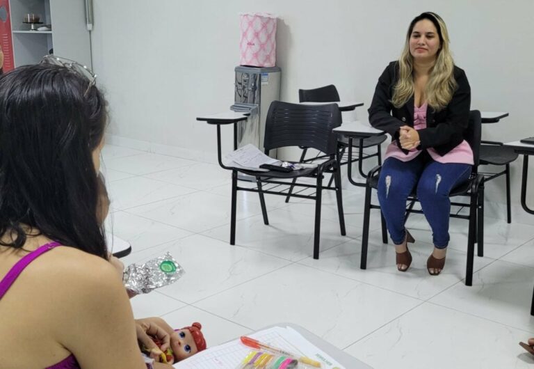 Semulher promove encerramento do primeiro grupo reflexivo do programa Mulheres Recomeçando