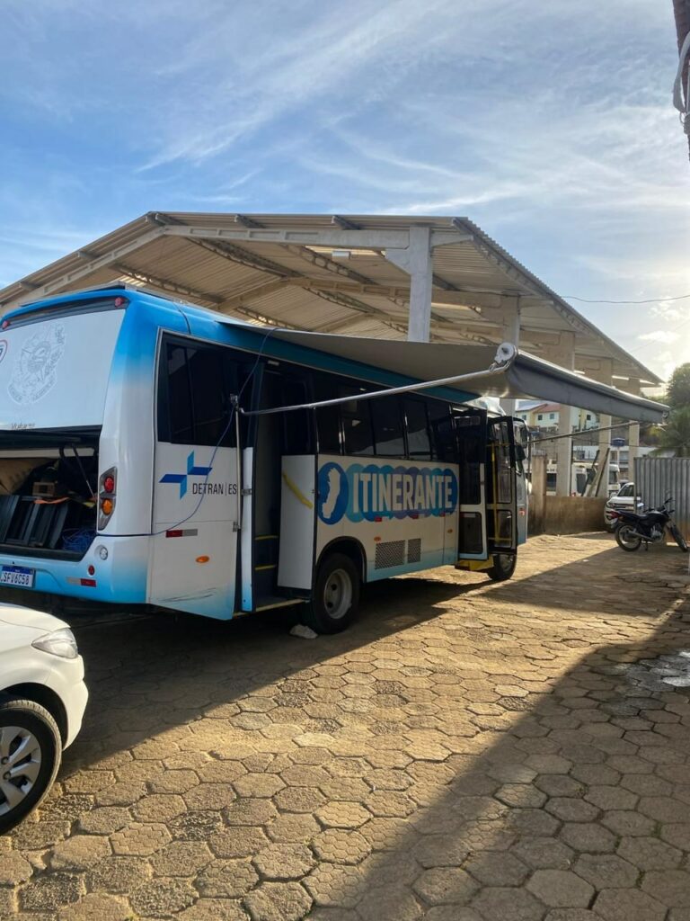 Agência itinerante do Detran|ES atende moradores de Vila Valério