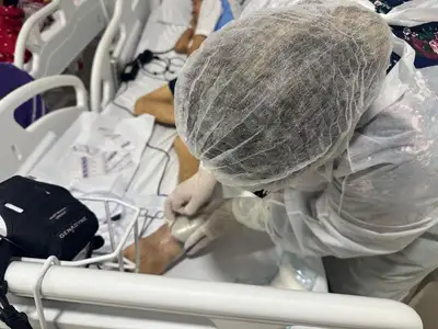Fundação de Saúde Amapaense adota inovação tecnológica do curativo a vácuo no anexo do HE para acelerar cicatrização de feridas graves 