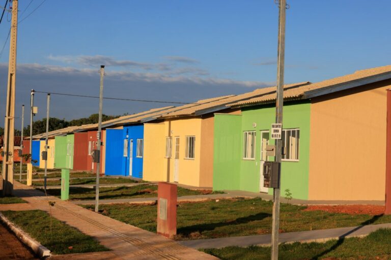 Estado entrega 42 casas a custo zero em Bela Vista de Goiás
