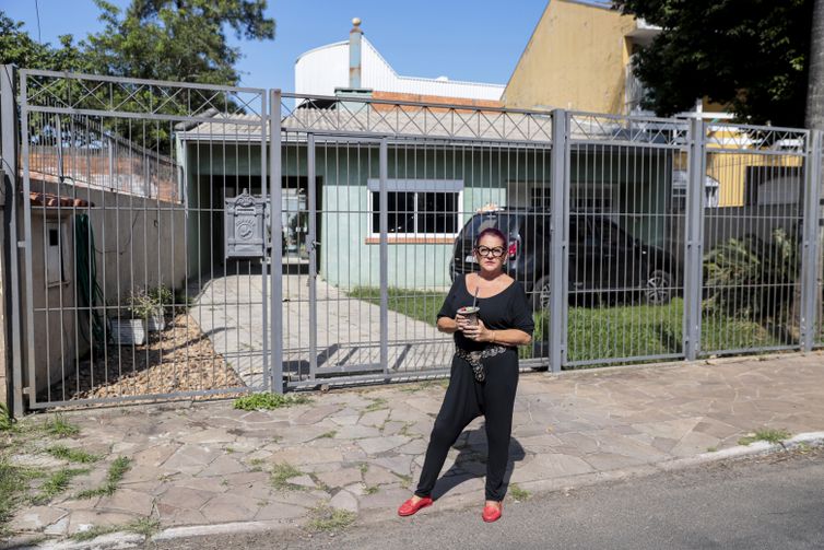 Canoas (RS), 29/04/2025 - Cláudia Burfet, fala com Agência Brasil, sobre a tragédia que atingiu a cidade a um ano.
O estado foi atingido por temporais que afetou mais de 400 municípios gaúchos, tiveram bairros inteiros alagados. A maior tragédia climática da história, deixou pelo menos 147 mortos e afetou mais de 2,1 milhões de pessoas.
Foto: Joédson Alves/Agência Brasil