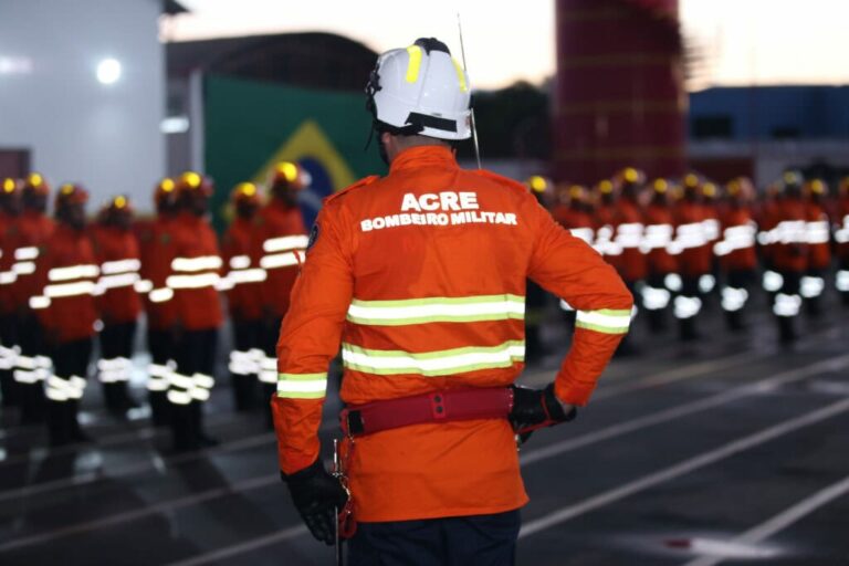 Segurança Pública realiza entrega de EPIs de combate a incêndios florestais ao Corpo de Bombeiros