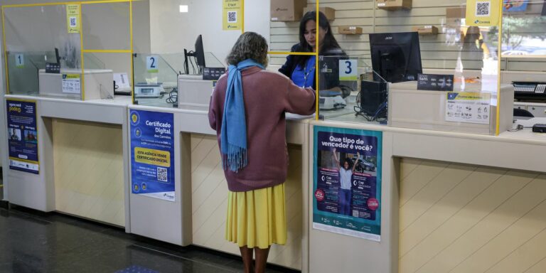 Correios atendem 1,3 milhões de aposentados sobre débitos indevidos