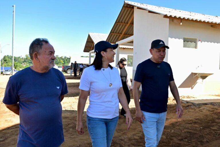 Vice-governadora Mailza visita obras de habitação e saúde no município de Assis Brasil, na região de tríplice fronteira