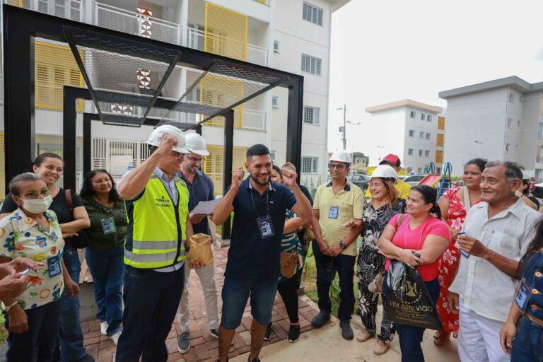 Famílias habilitadas a residir no Residencial Maués, do Prosamin+, participam da escolha dos apartamentos