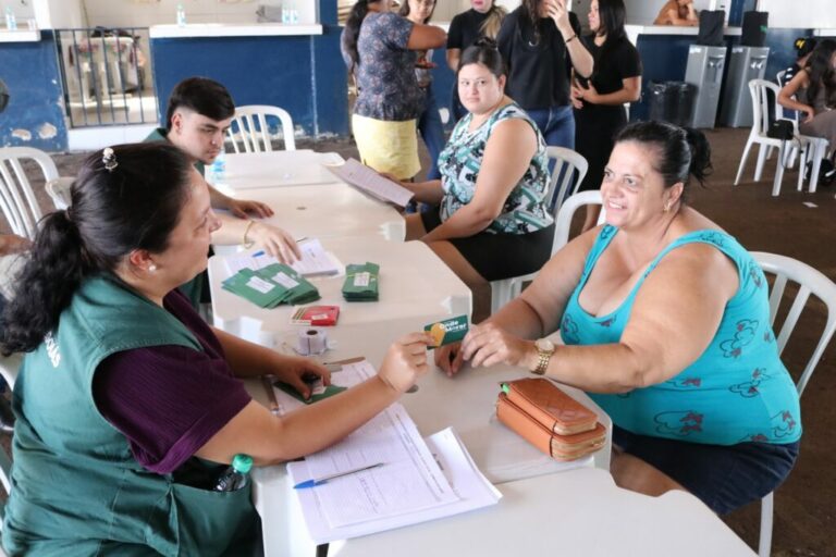 Famílias de Trindade e Firminópolis vão receber cartões do Aluguel Social