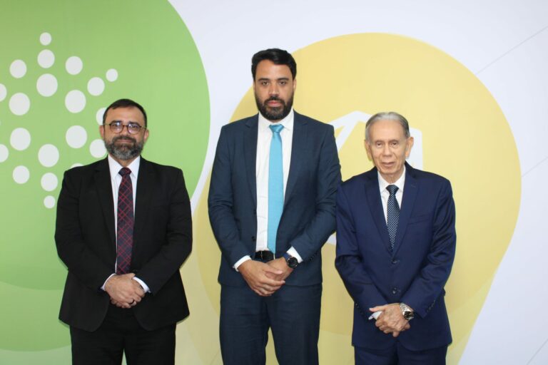Governo do Amazonas solicita apoio do Ministério de Minas e Energia para projetos de transição energética no estado