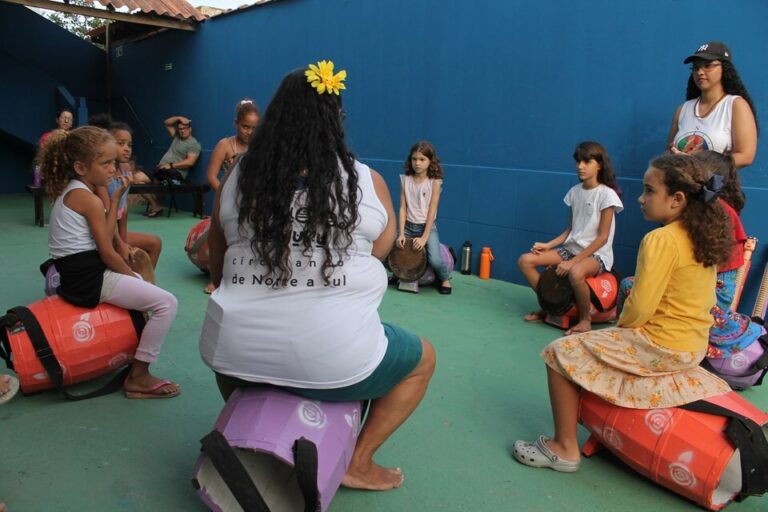 ‘Madazinhas do Jucu’: projeto sociocultural forma novo grupo de Congo com meninas da Barra do Jucu