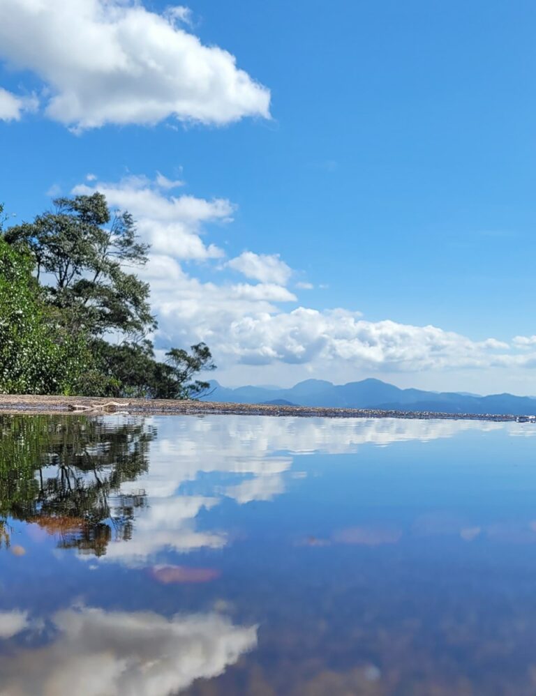 Trilha para piscinas naturais do Parque Estadual da Pedra Azul está temporariamente interditada para manutenção