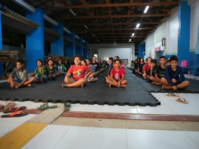 Em bairros periféricos, Polícia Militar mantém projeto social que fortalece laços com a comunidade e reduz criminalidade